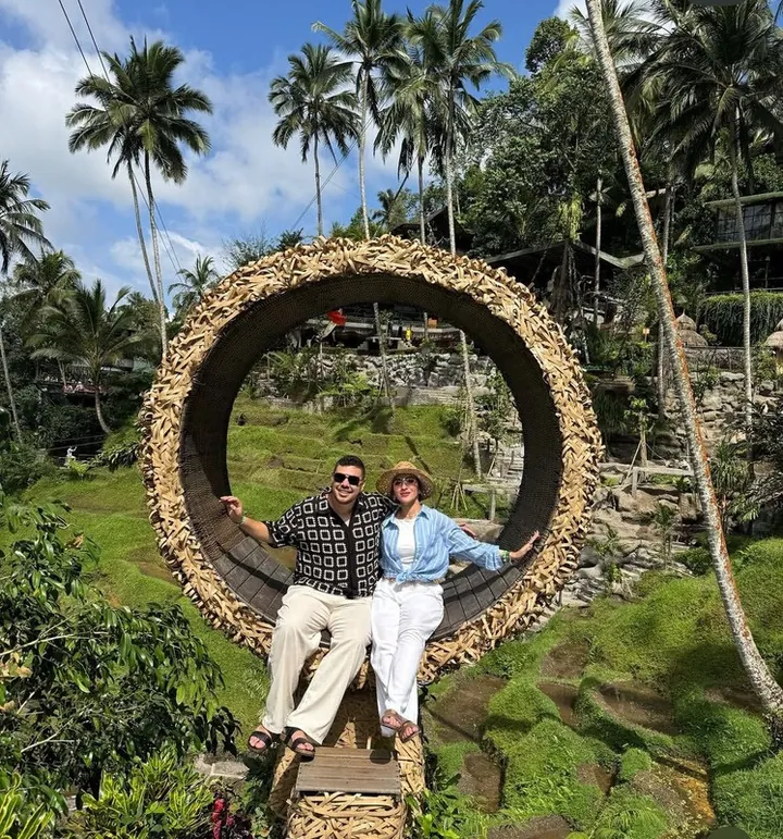 A couple from our creator collaborations on their trip